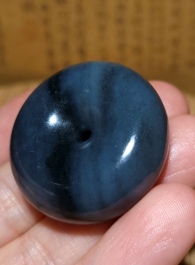 zg122510 28.7克，超级油润的青花墨玉籽料平安扣