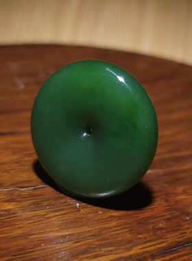 YQ011509新疆的猫11.2克冰底菠菜绿荧光和田玉老坑俄料碧玉平安扣