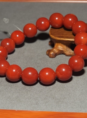 L031201 新疆的猫44.1克直径12.5mm锦红色满肉南红圆珠手链和田玉