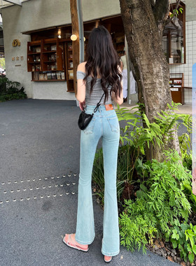 显腿长~浅蓝色高腰微喇牛仔裤女秋季新款修身显瘦小个子喇叭长裤