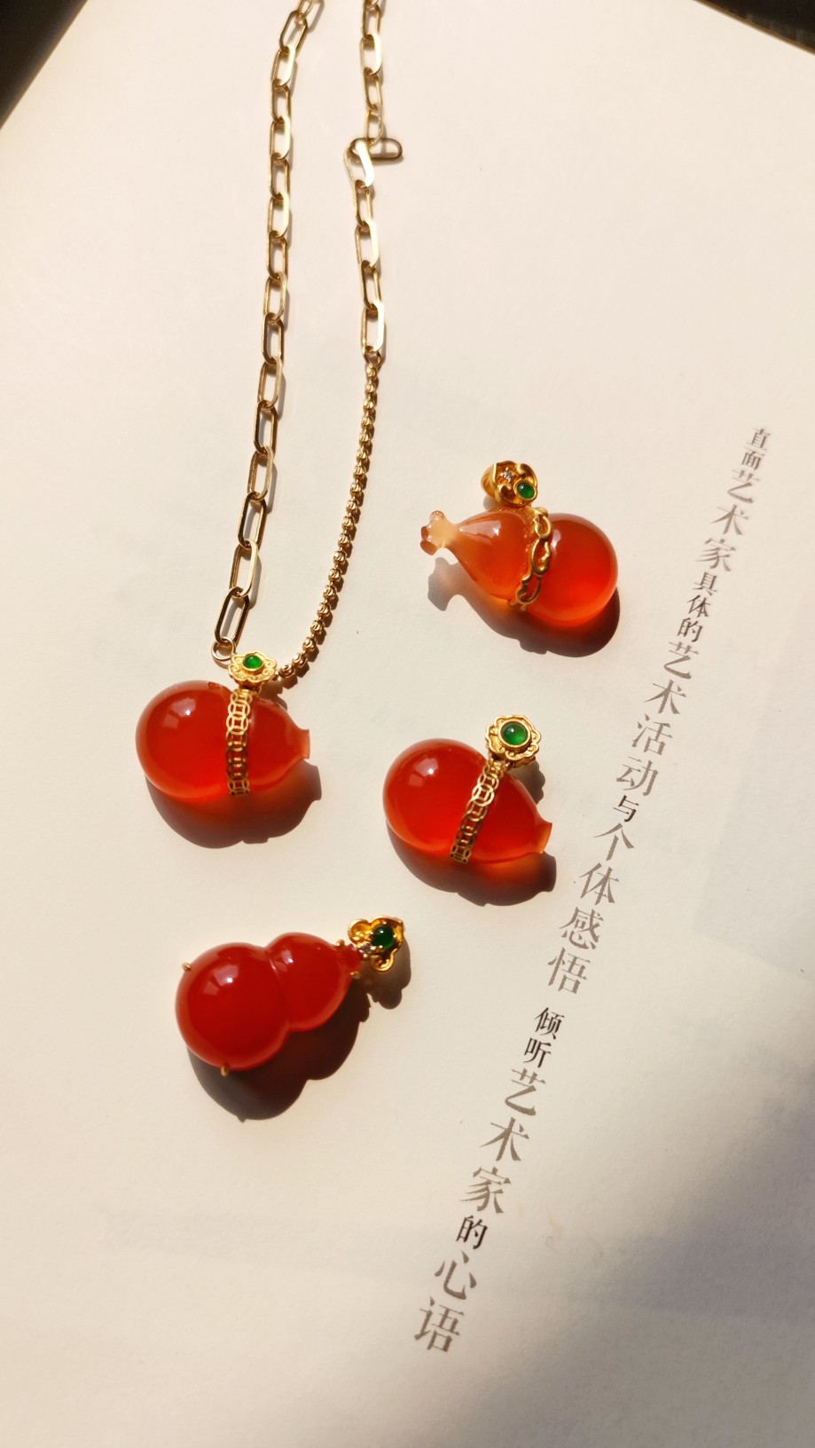 新年礼物保山南红珠宝级冰红厚桩葫芦18K金，翡翠镶嵌挂坠