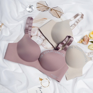 聚拢内衣小胸上托调整型文胸套装 2512新款 性感光面无钢圈一片式