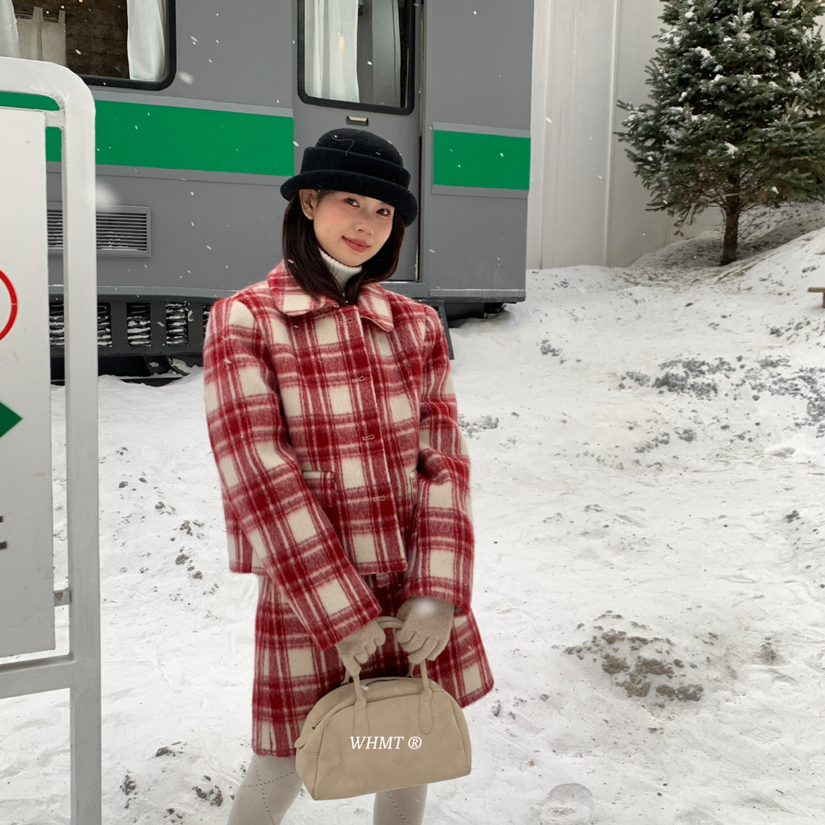 RS.WHMT-圣诞限定～复古翻领格纹毛呢加厚羽绒外套+高腰短裙套装