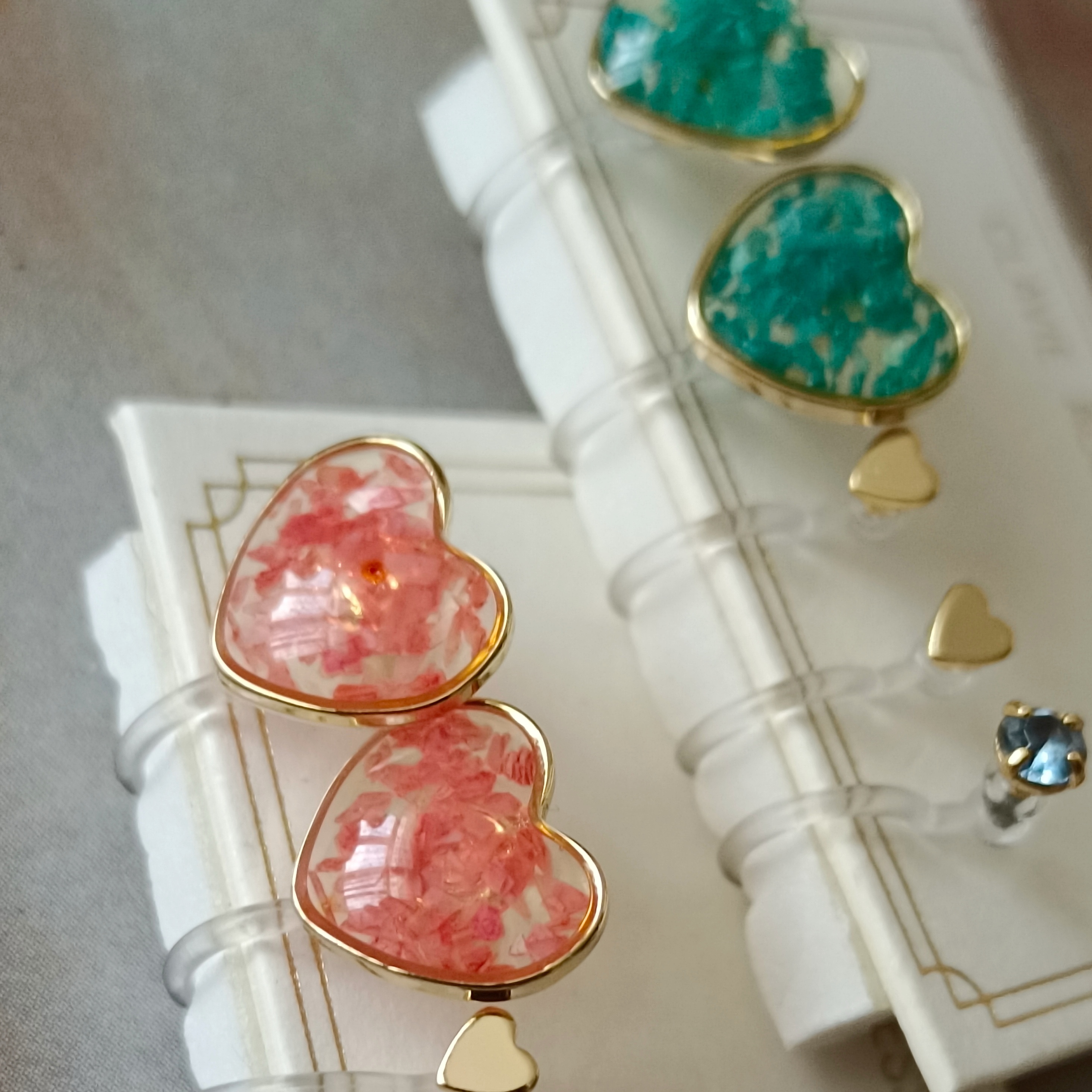 日系小巧可爱绿色粉色爱心滴胶多个耳洞耳钉树脂u型无耳洞耳夹女