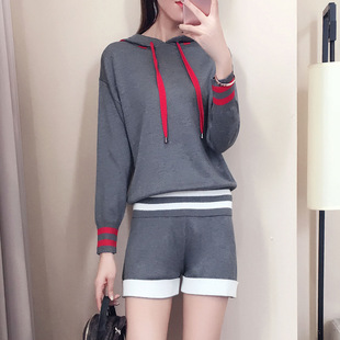 套装2025秋冬季学院风连帽针织长袖毛衣阔腿短裤两件女潮韩版风格