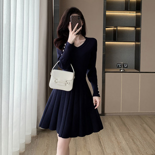 法式小香风针织连衣裙女秋冬季新款小个子高级感打底A字毛衣裙子