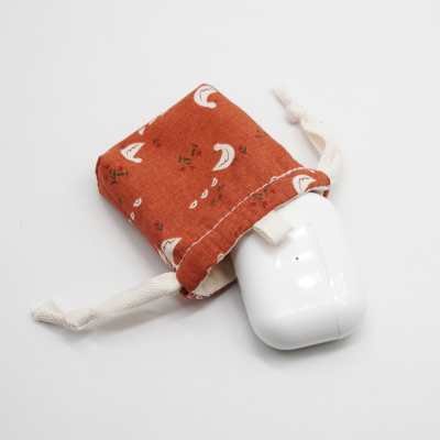 原创小众设计手工缝制棉布抽绳束口收纳包AirPods4蓝牙耳机文艺复古简约日系清新旅行便携小布袋随身防尘袋