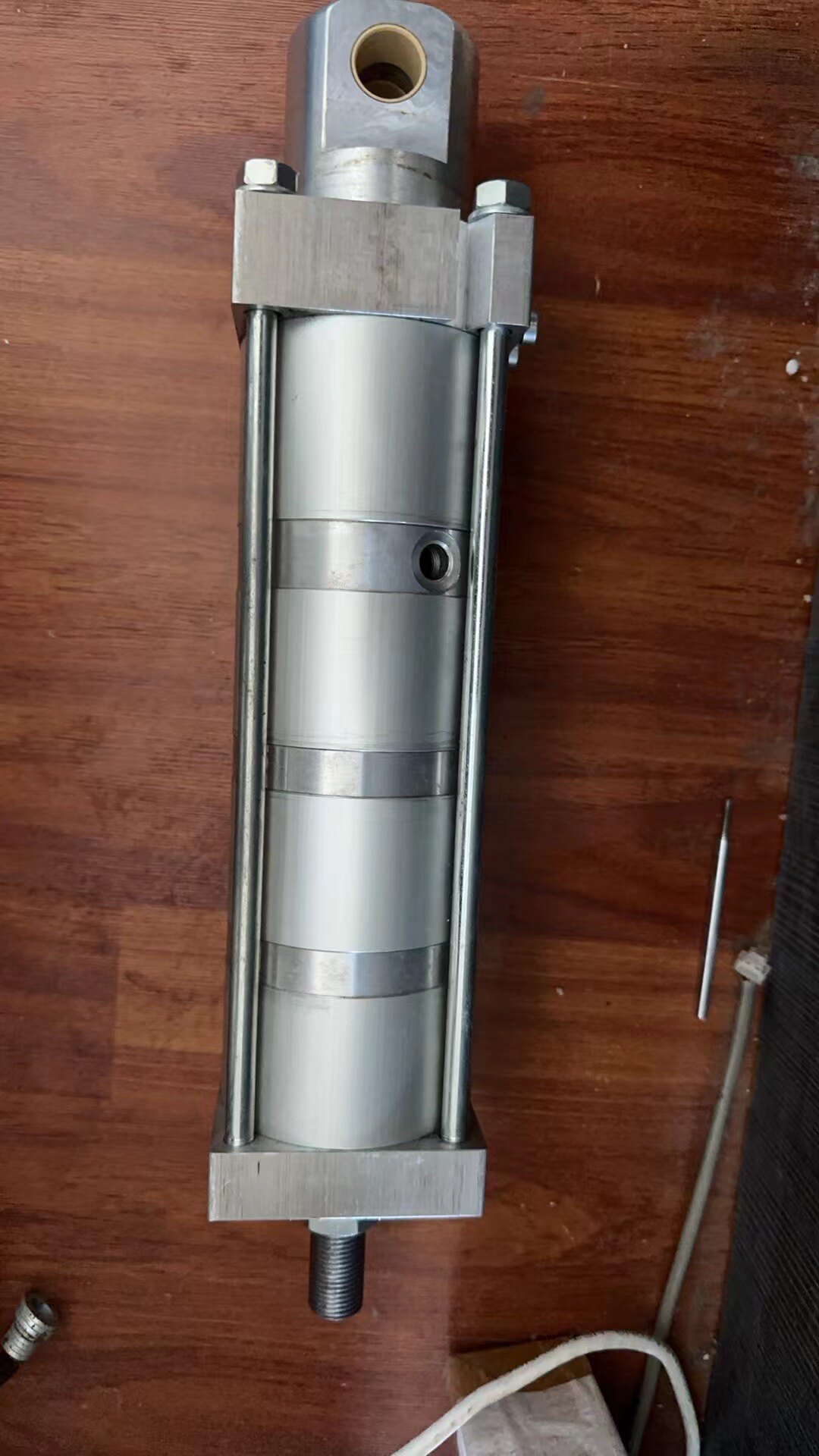 杜克普580锁眼机下刀气缸（需要联系小二货期15天）9700 520001