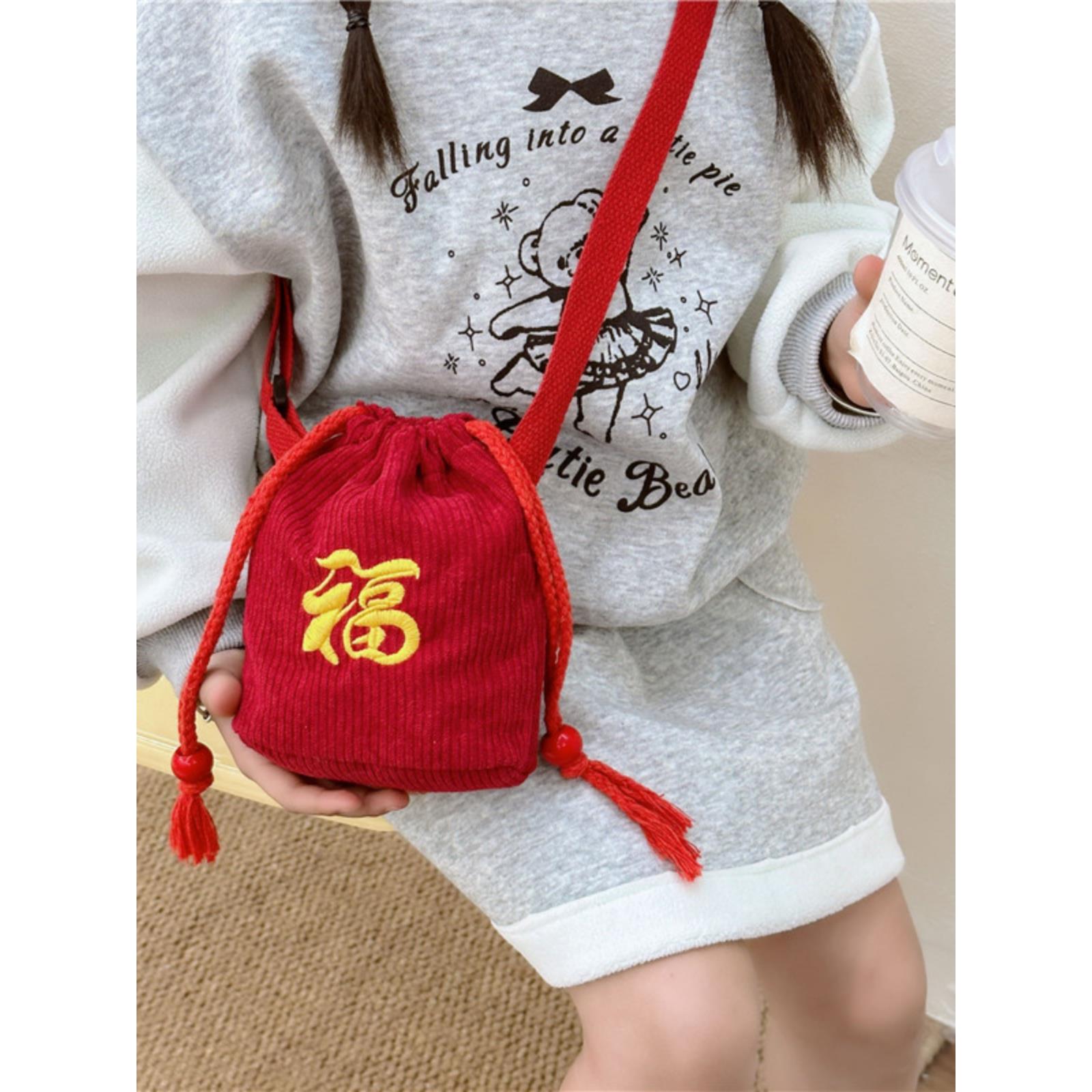 春节宝宝斜挎包过年零钱福袋拜年小包儿童可爱红包包男女童压岁钱