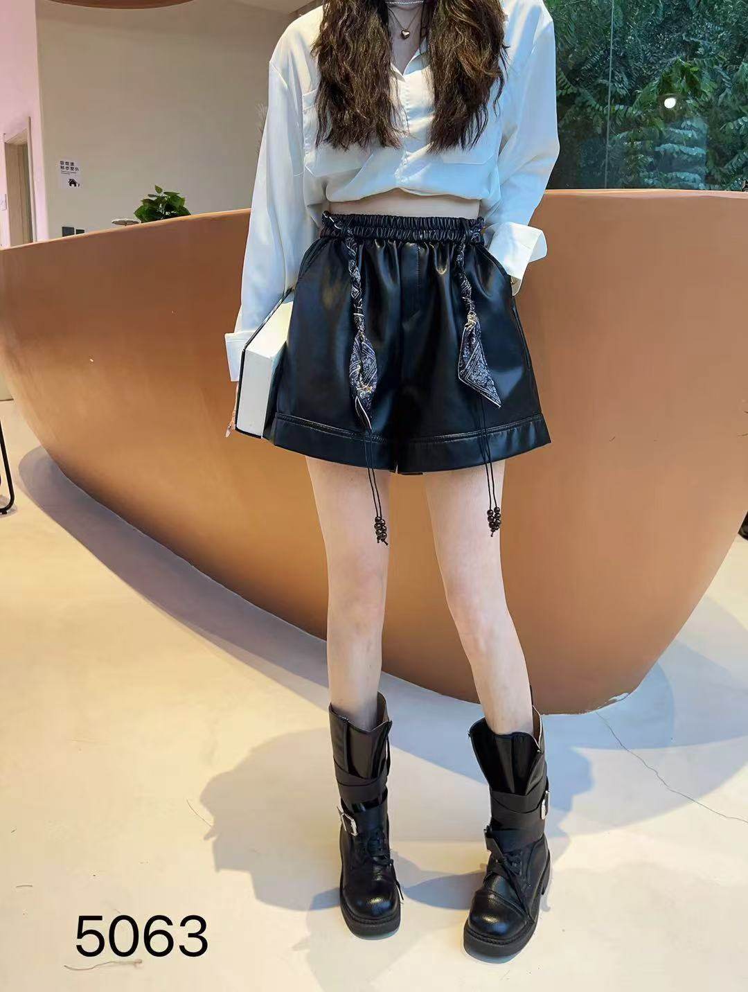 【1.9慧姐大码女装】2025新款皮短裤DTT5063-,女装/女士精品,大码羽绒服,淘宝优惠券,粉丝福利购,淘宝优惠卷