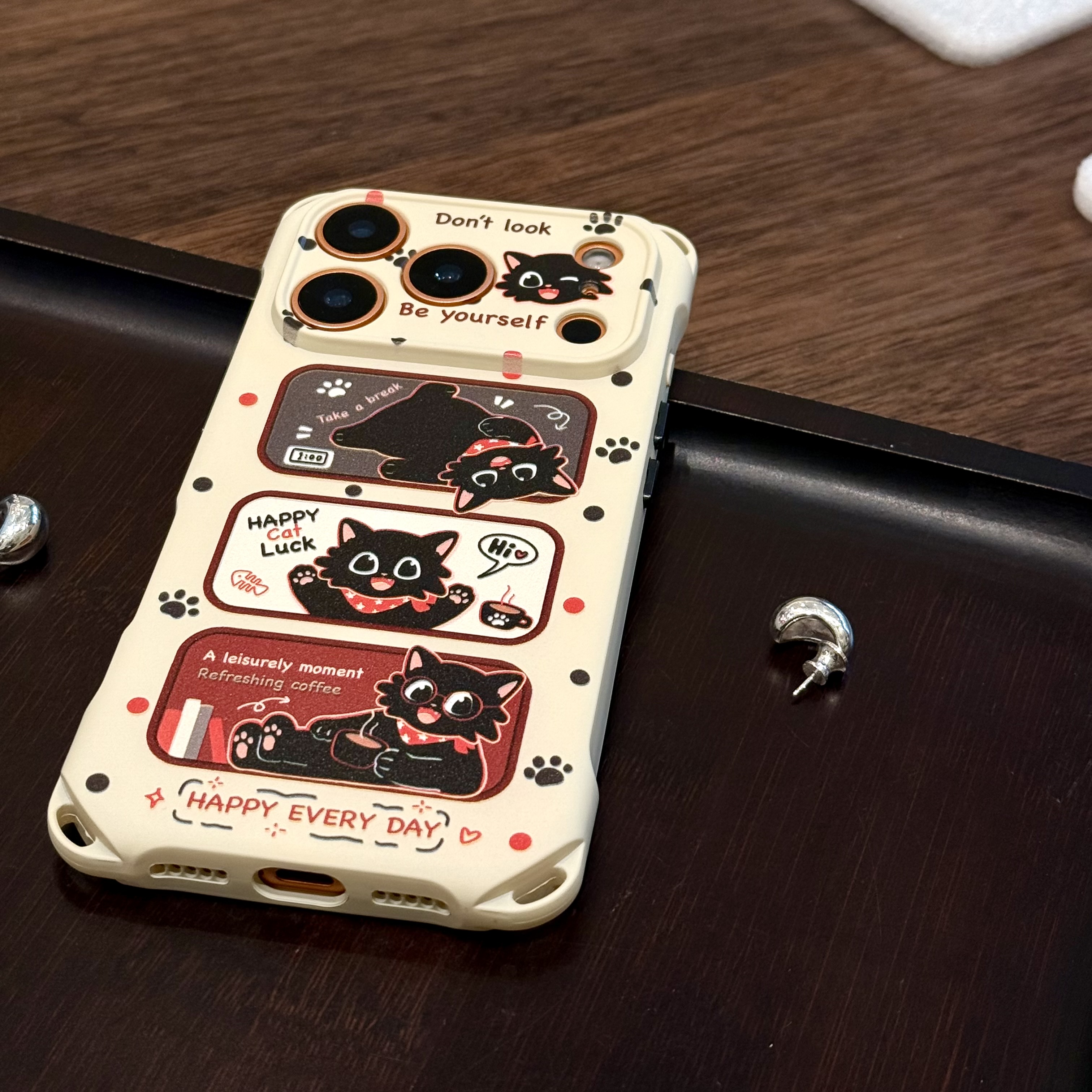 适用苹果17挂绳斜挎秋冬红手机壳