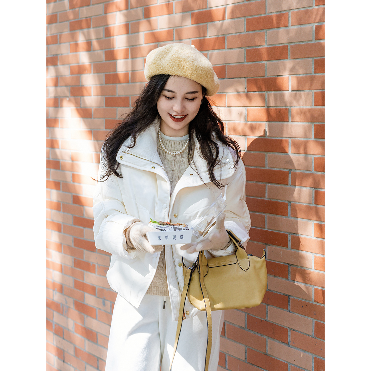 apipedream如一梦美利奴羊毛拼接翻领鹅绒短款面包服/夜雪初临