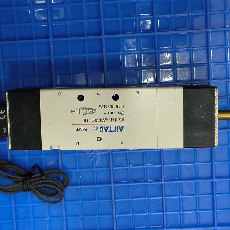 4v430c-15 二手正品airtac亚德客电磁阀 现货出售 实拍议价