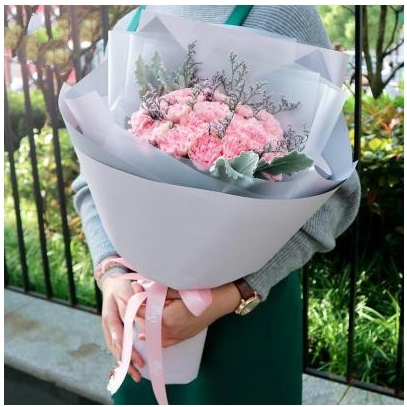 沈阳大东区九一八纪念馆大东兴隆文官屯鲜花店母亲节速递玫瑰花束