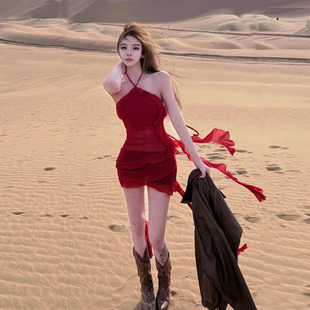 小众姐系拍照挂脖荷叶边飘带连衣裙女2026新款 海边甜辣欲收腰短裙