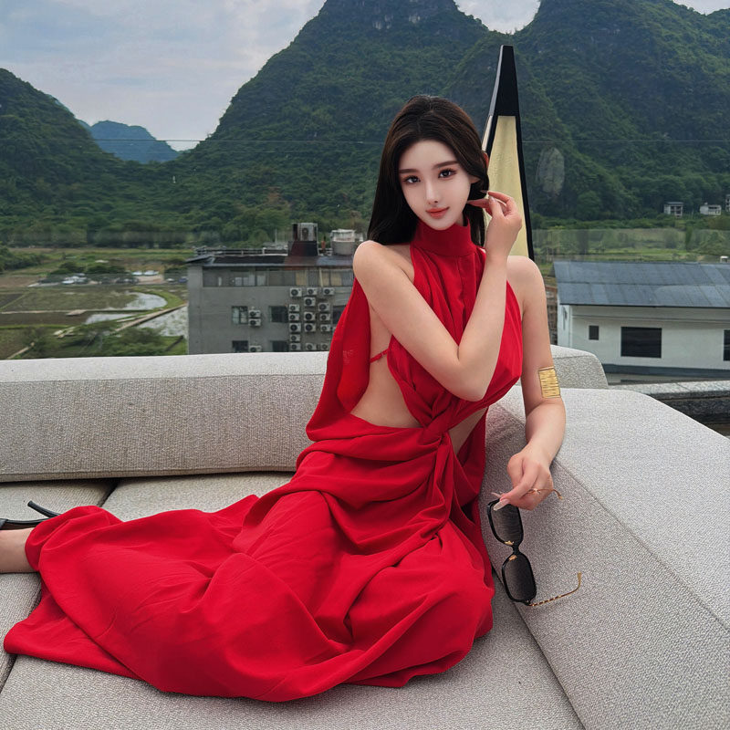 海南度假性感度假风红色挂脖连衣裙女镂空扭结长裙高级感女神裙女
