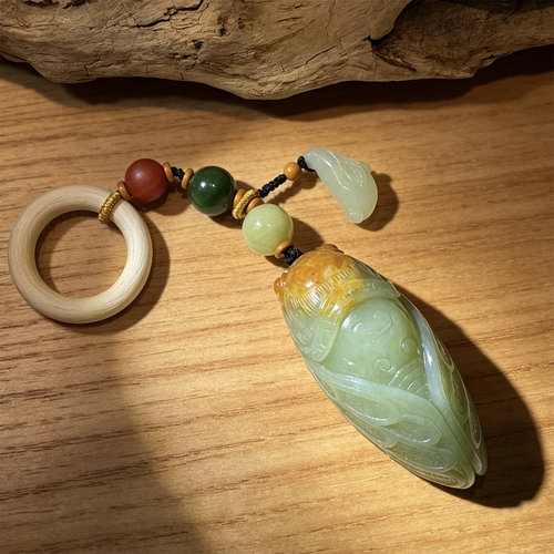 和田玉黄白河磨玉玉蝉手把件吊坠