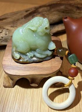 和田玉黄白河磨玉貔貅手把件吊坠