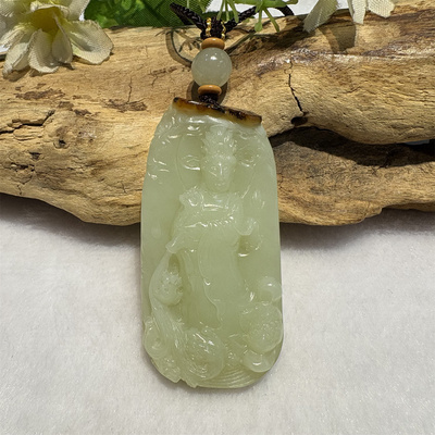 和田玉黄白河磨玉观音吊坠