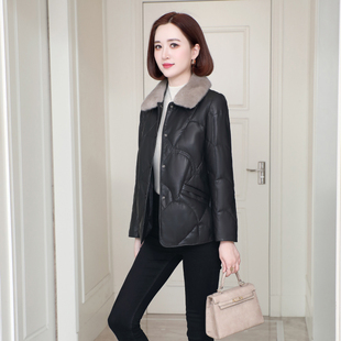 真皮羽绒服女短款2025新款小个子妈妈宽松皮衣海宁绵羊皮休闲外套