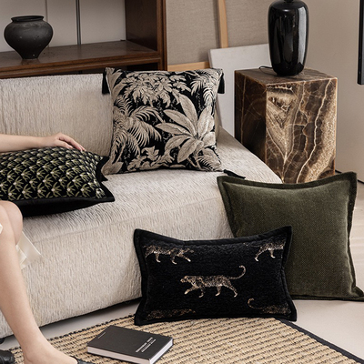 中古风轻奢复古黑棕色抱枕套靠垫