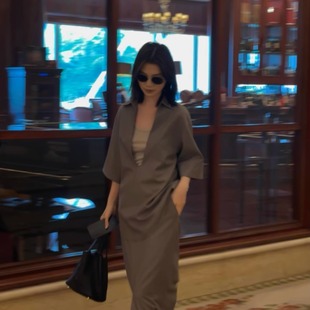 COLINE CONCISE 25SS 小众设计款V领上衣+半裙套装X66115