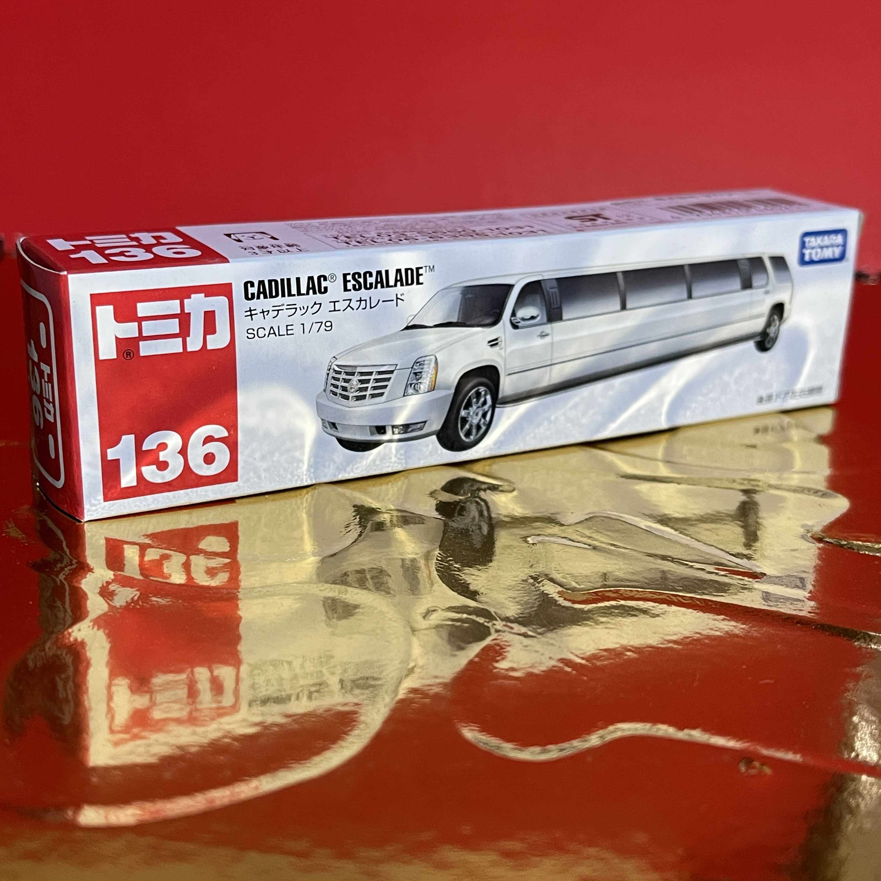 TOMICA136加长款商务车合金车模