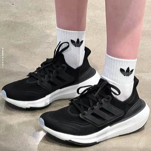 阿迪达斯男女款缓震透气跑步鞋