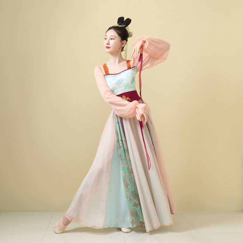 改良汉服甜美修身套装撞色汉元素古典舞服