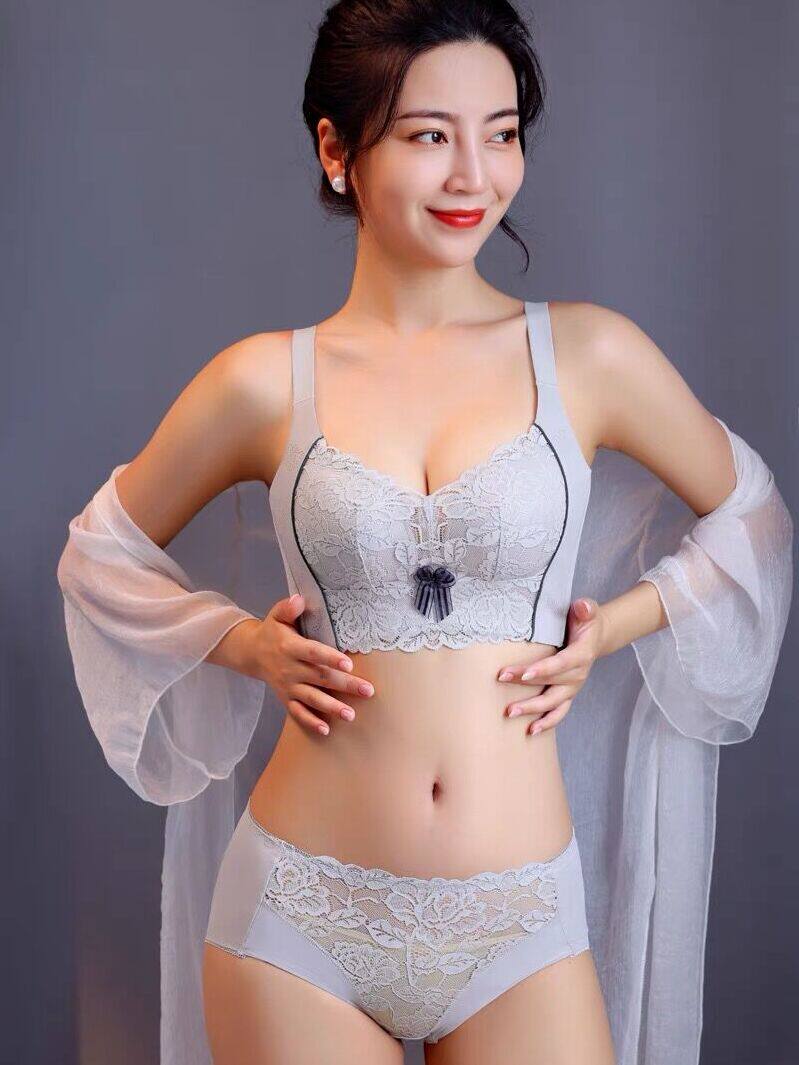 都市聚拢无钢圈收副乳红色本命年套装内衣女文胸防下垂2026新款薄