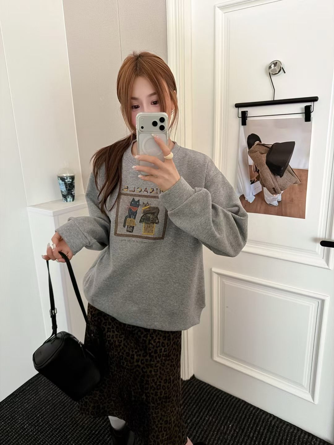 欧洲站2026秋季新韩版时尚圆领宽松显瘦百搭卡通字母长袖卫衣女