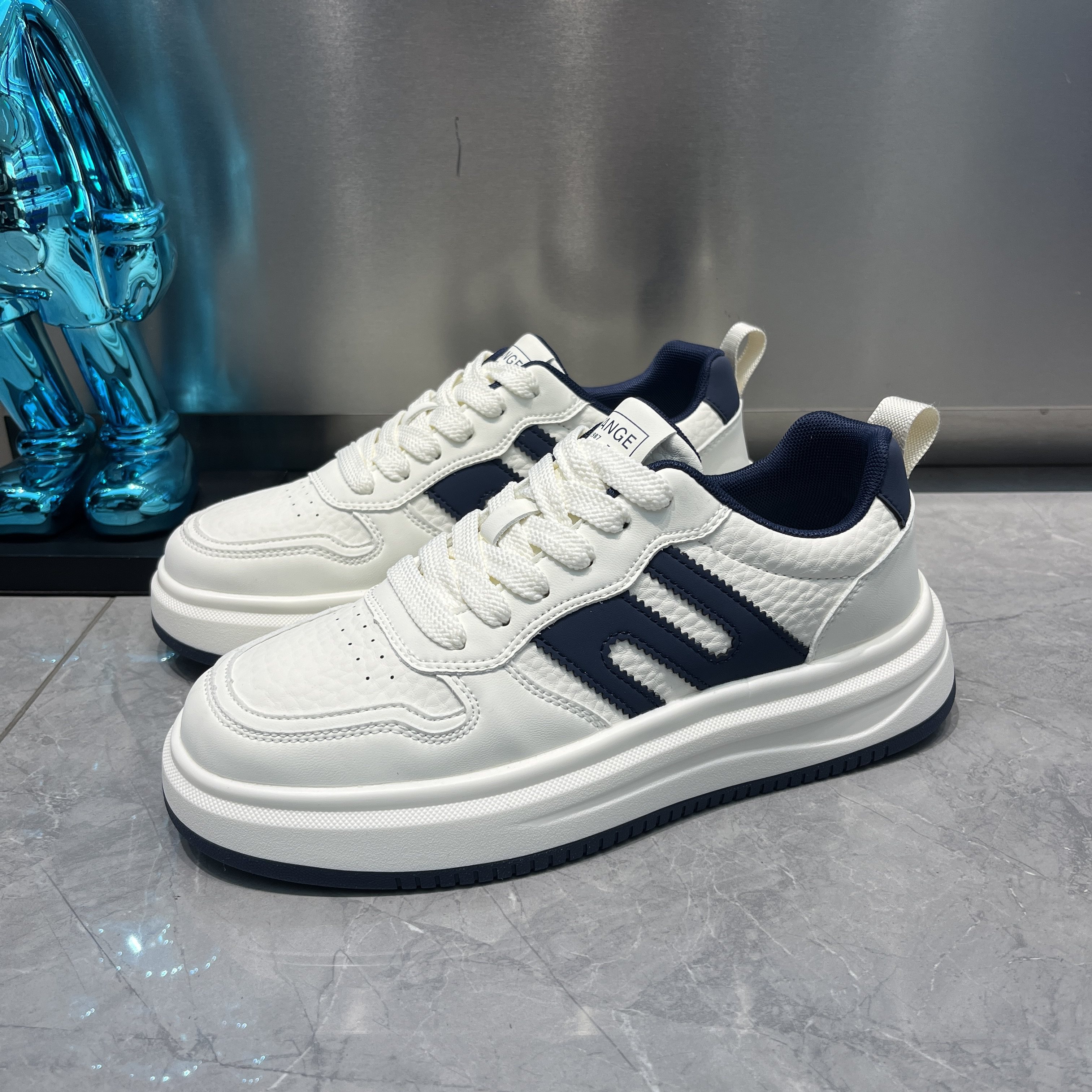 男鞋2026年春季新款百搭时尚休闲鞋轻便软底鞋韩版潮流厚底板鞋男,流行男鞋,休闲板鞋,淘宝优惠券,粉丝福利购,淘宝优惠卷