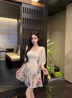 纯欲风方领碎花连衣裙女夏季新款收腰显瘦喇叭袖a字裙子气质短裙