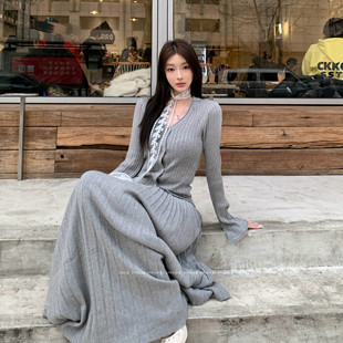 BABYblue【纸片人】新款春时尚显瘦针织套装开衫百褶半身裙两件套