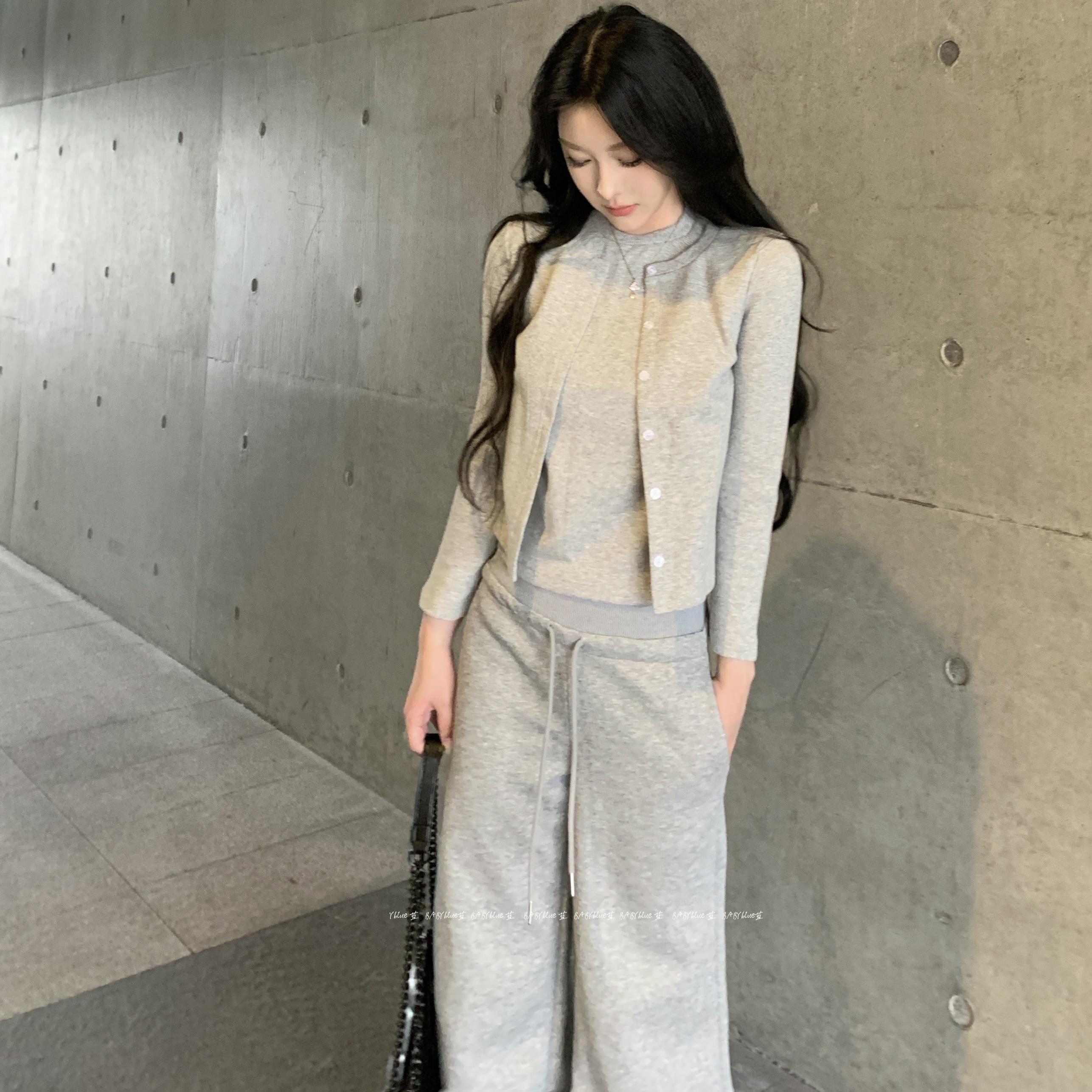 BABYblue假两件百搭正肩短上衣图片