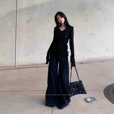 BABYblueV领长袖显瘦打底针织衫