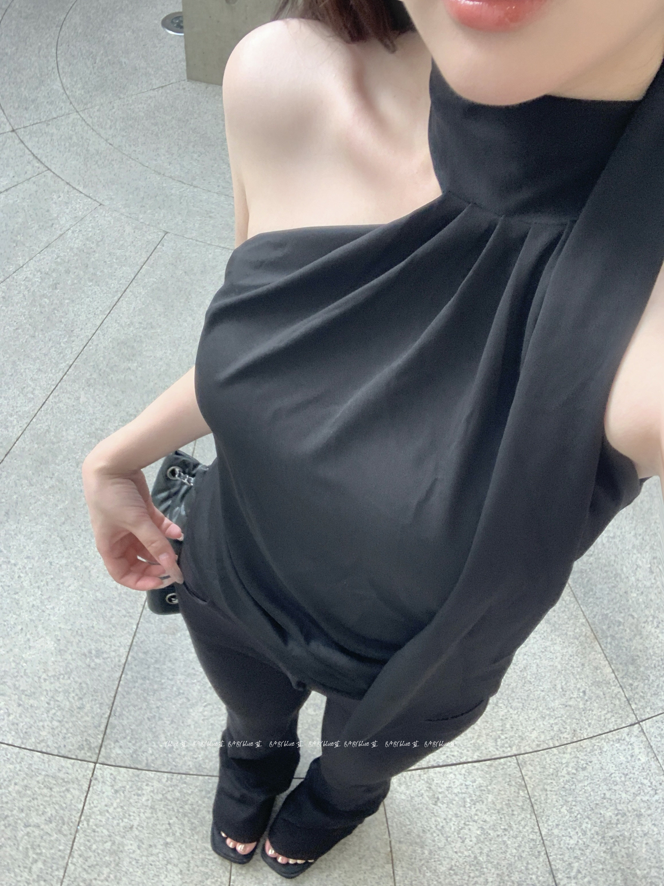 BABYblue气质显瘦飘带挂脖上衣图片