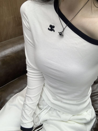 BABYblue斜肩长袖纯欲修身上衣