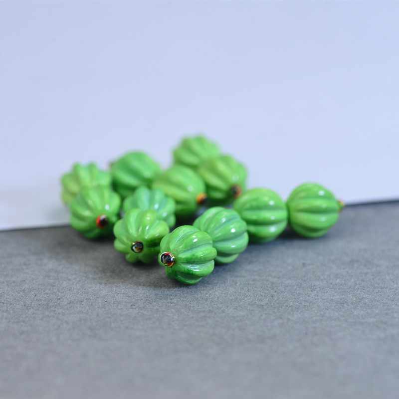 湖北原矿天然绿松石无优化高瓷雕刻雕件南瓜珠对珠文玩隔珠配珠