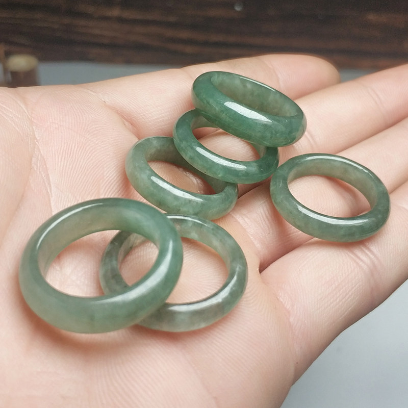 缅甸A货翡翠戒指 天然冰透水润油青种 玉指环玉坠男尾戒 女戒细戒
