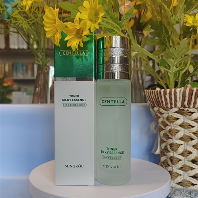 名蔲积雪草柔滑焕颜精华水120ml补水保湿水润女士学生