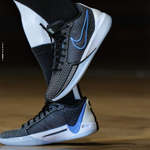 Nike Sabbrina 1 低帮篮球鞋 女款