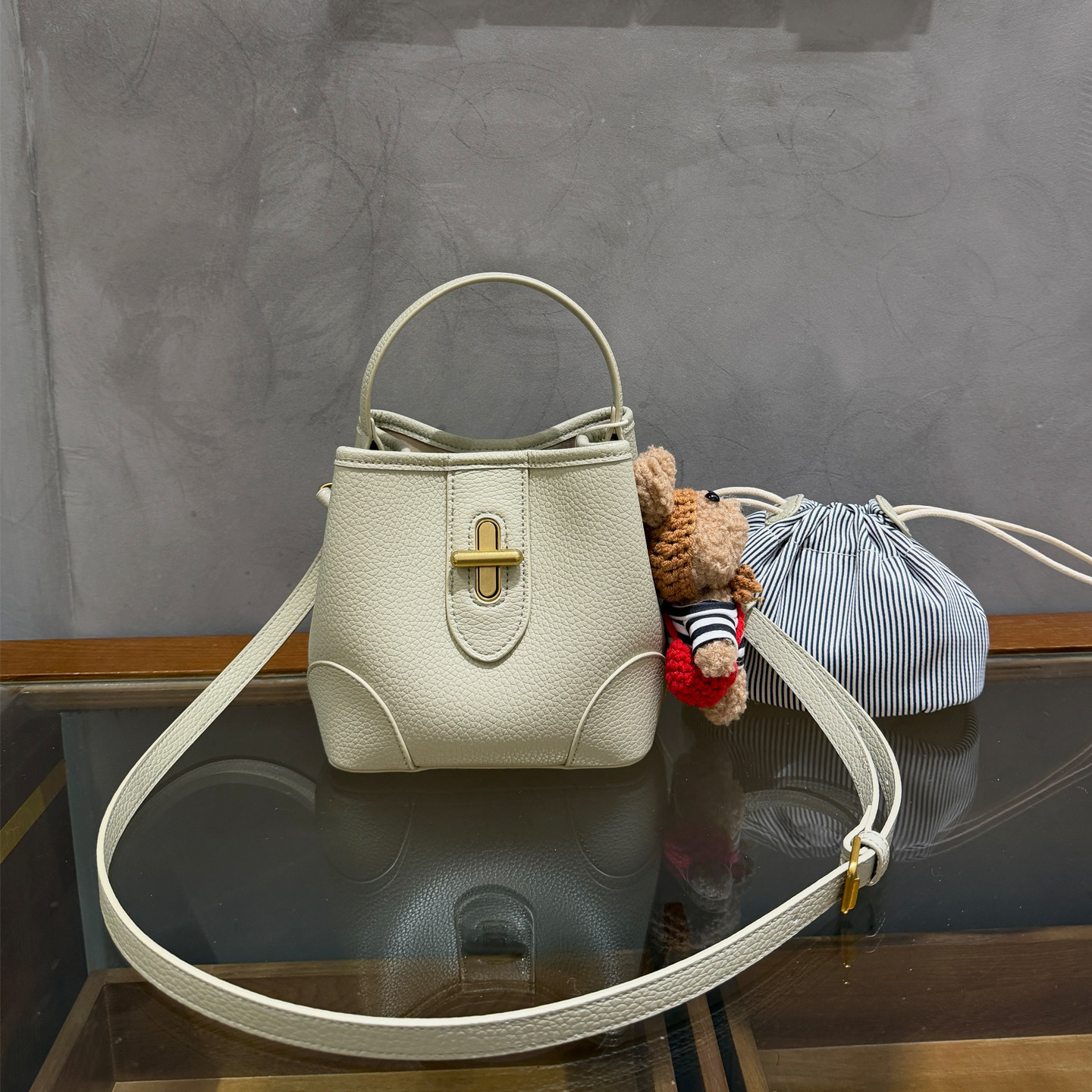 2026新款时尚百搭精致荔枝纹手提包质感小众单肩斜挎水桶包子母包,箱包皮具/热销女包/男包,水桶包,淘宝优惠券,粉丝福利购,淘宝优惠卷