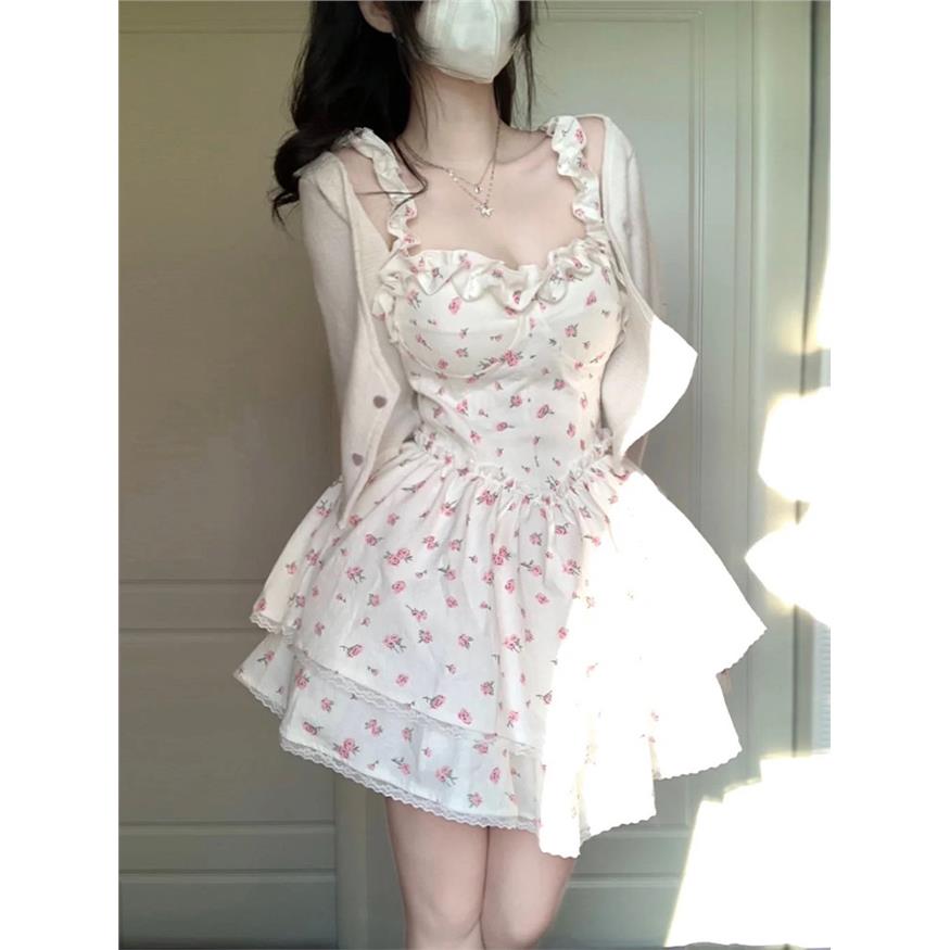 白色碎花吊带洋装女夏辣妹性感纯欲风收腰显瘦蓬蓬裙甜辣风裙子