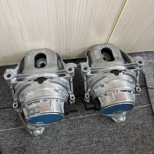 适用Q7 Q8 A8 S8 RS6 RS7 RSQ8 宾利大陆兰博基尼URUS 4.0T机脚胶