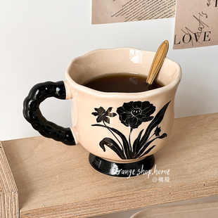 手绘田园风陶瓷马克杯女士高颜值咖啡杯拿铁杯高级感轻奢牛奶杯子