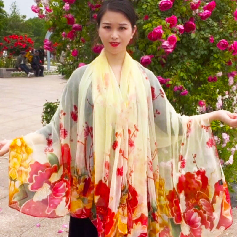 丝巾妈妈款防晒披肩气质洋气牡丹花纱巾拍照沙巾薄款印花围巾米白