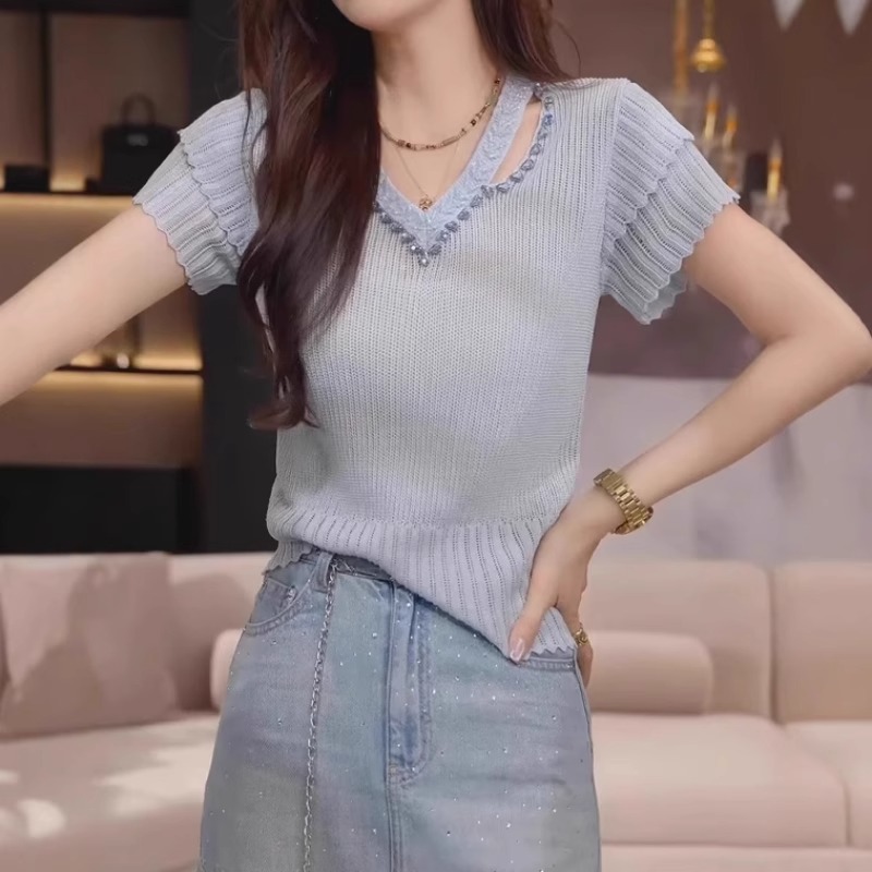 胖MM大码女装高级感宽松显瘦短袖上衣2025新款重工镶钻V领针织衫