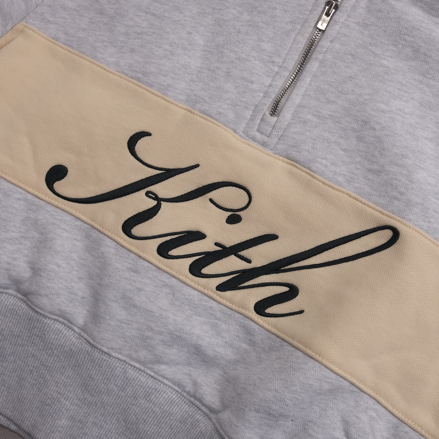 kith短款半拉链灰色拼接拼色刺绣经典字母标志复古女款套头卫衣