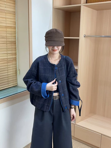 韩系圆领复古格子拼接设计外套女秋冬新款显瘦简约洋气上衣潮7082